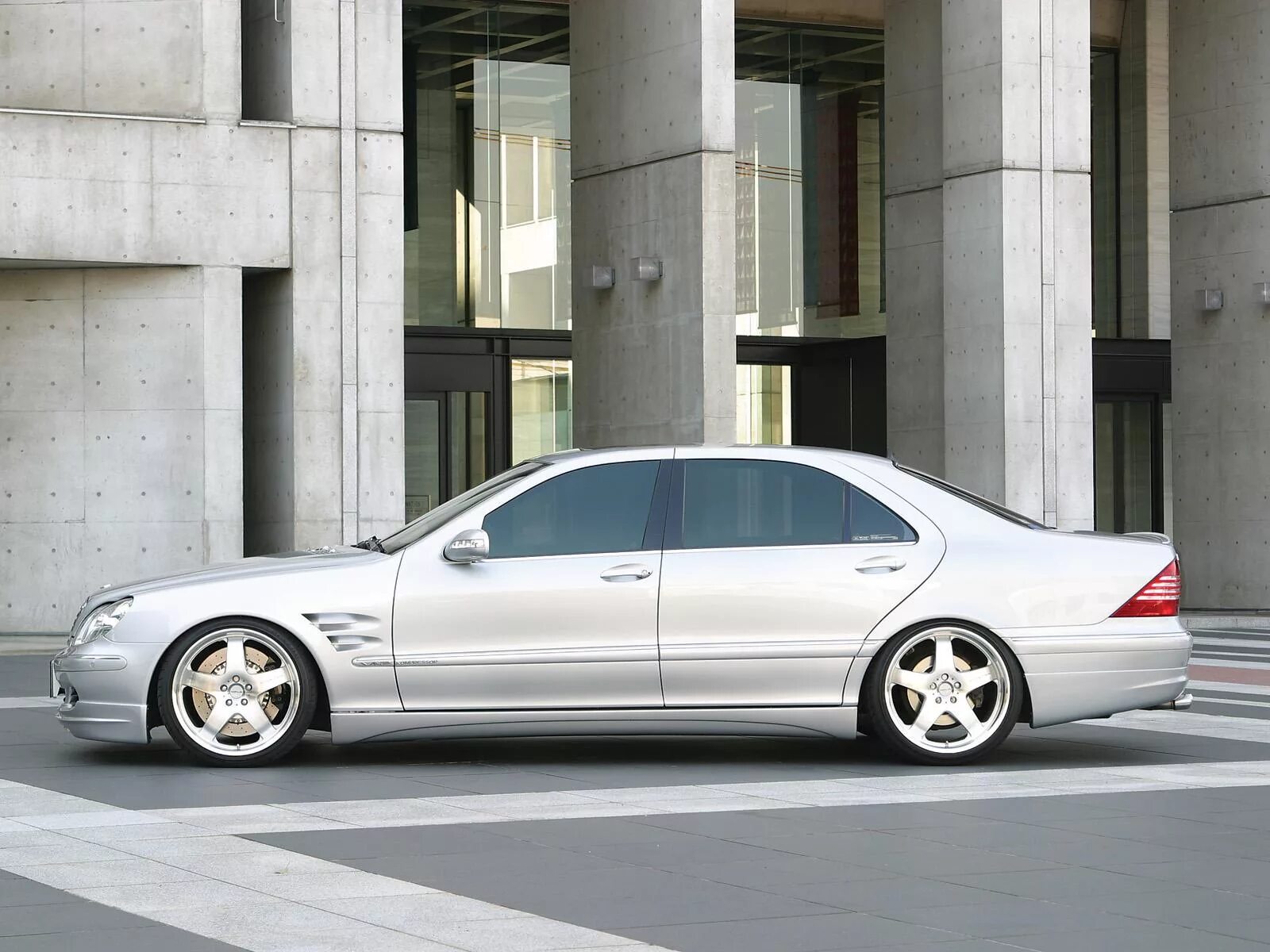 W220 s600. Mercedes-Benz w220. Mercedes s600 w220. Mercedes Benz s class w220. Mercedes Benz w220 AMG.