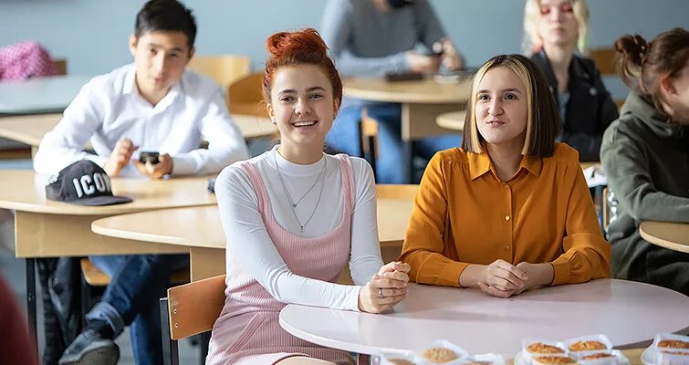 Поступить в китай после 9 класса. Китайские техникумы. китайский колледж мкик. колледжи китая после 9 класса. мкик класс корейского колледжа.