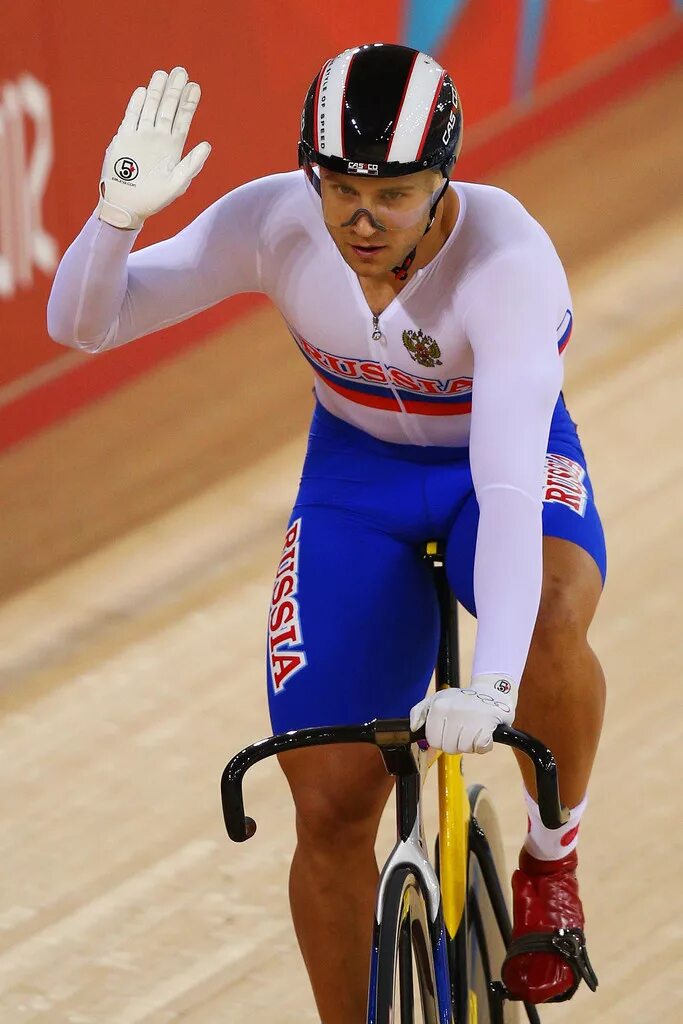 Диана климова велоспорт. Винокуров велоспорт казахстан. Денис дмитриев велогонщик. Велотрек олимпийский вид спорта. Денис дмитриев велотрек.