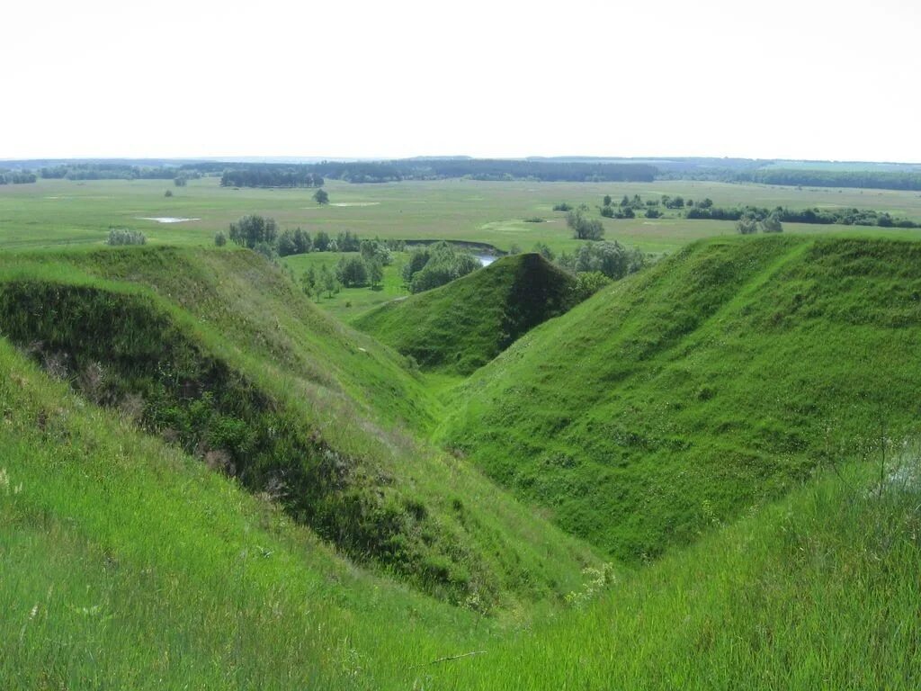 Балка склон. Курская область овражно балочный рельеф. Балка склон. Балка склон. Холмисто моренно эрозионный ландшафт в беларуси.