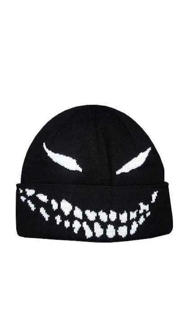 Шапка с фирмой с помпоном. P. Шапка 228 без фона. Шапка 228. Смайлик в шапке.