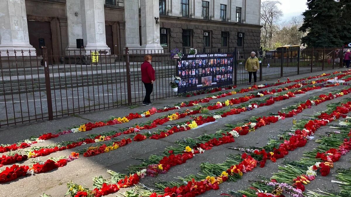 Битва за одессу 2 мая 2014. Одесса 2014 дом профсоюзов. дом профсоюзов в одессе 2 мая 2014. одесса 2 мая дом профсоюзов.