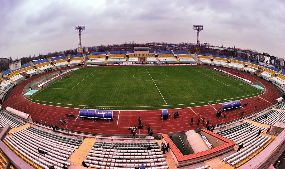 Стадион 5 букв. Стадион Авангард Луганск. Стадион Заря Луганск. Avanhard Stadium (Luhansk) Украина футбольный стадион. Луганск достопримечательности стадион.