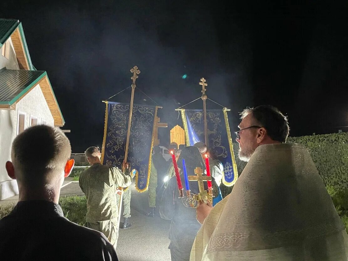 Пасхальная служба. Пасха храм. Богослужение на Рождество Христово. С праздником Рождества Христова.