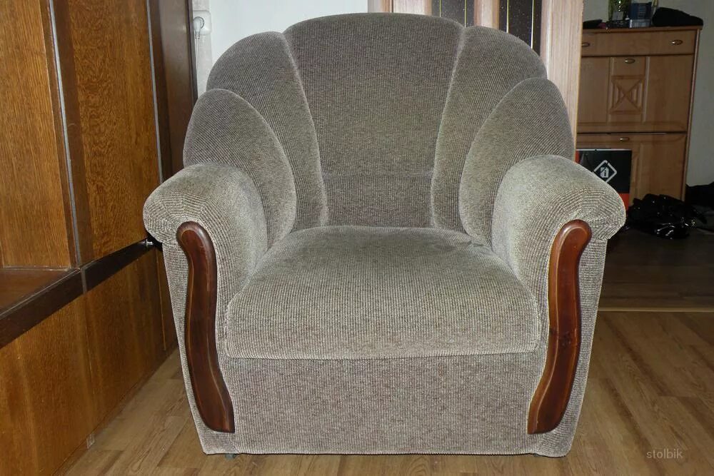 Кресло бу купить спб. Кресла домашние. Старые мягкие кресла. Советское мягкое кресло. Кресло мягкое б/у.