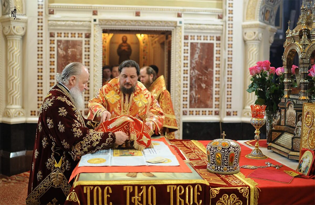 божественная литургия сегодня на канале. алма-ата. николай чудотворец храм христа спасителя. божественная литургия в храме христа спасителя сегодня 25 января-. рождественские чтения храм христа спасителя.