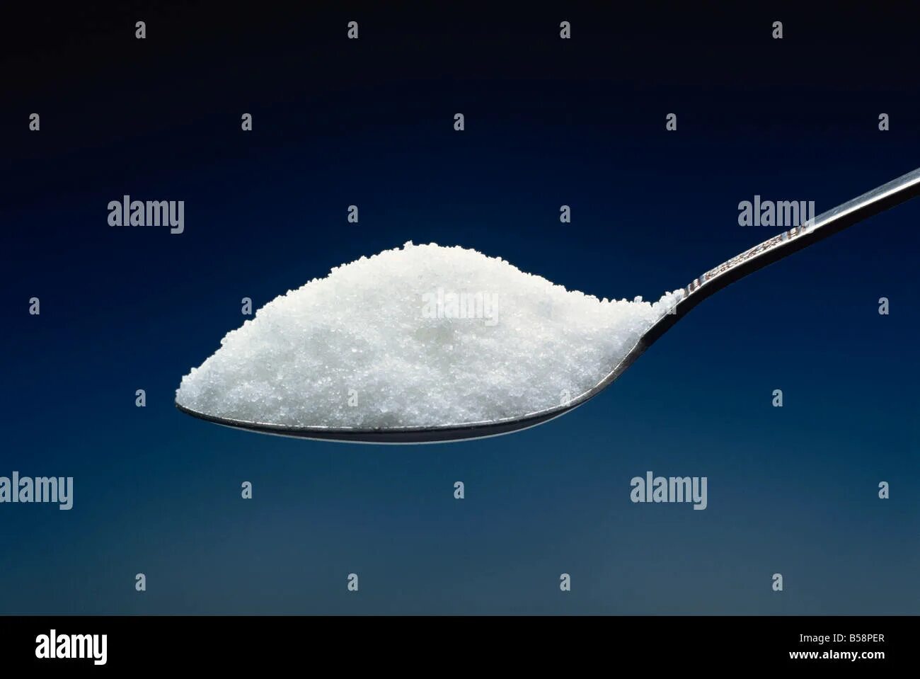 10 столовых ложек сахара. Ложка сахара с горкой. Ложка с сахаром. Ложка сахара (2022). Огромная ложка сахара.