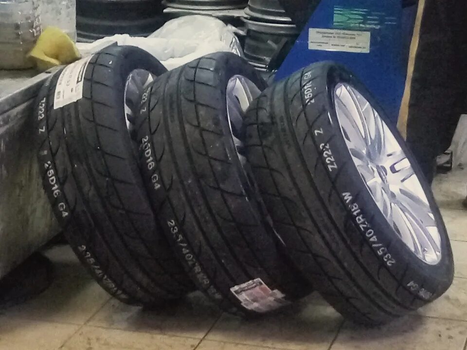 Купить резину 235 50 19. 235/40 R18 ZTR. Hankook 225/40/18 на 8,5j. Резина Blackstar 235/45 r18, летняя. Hankook z222.