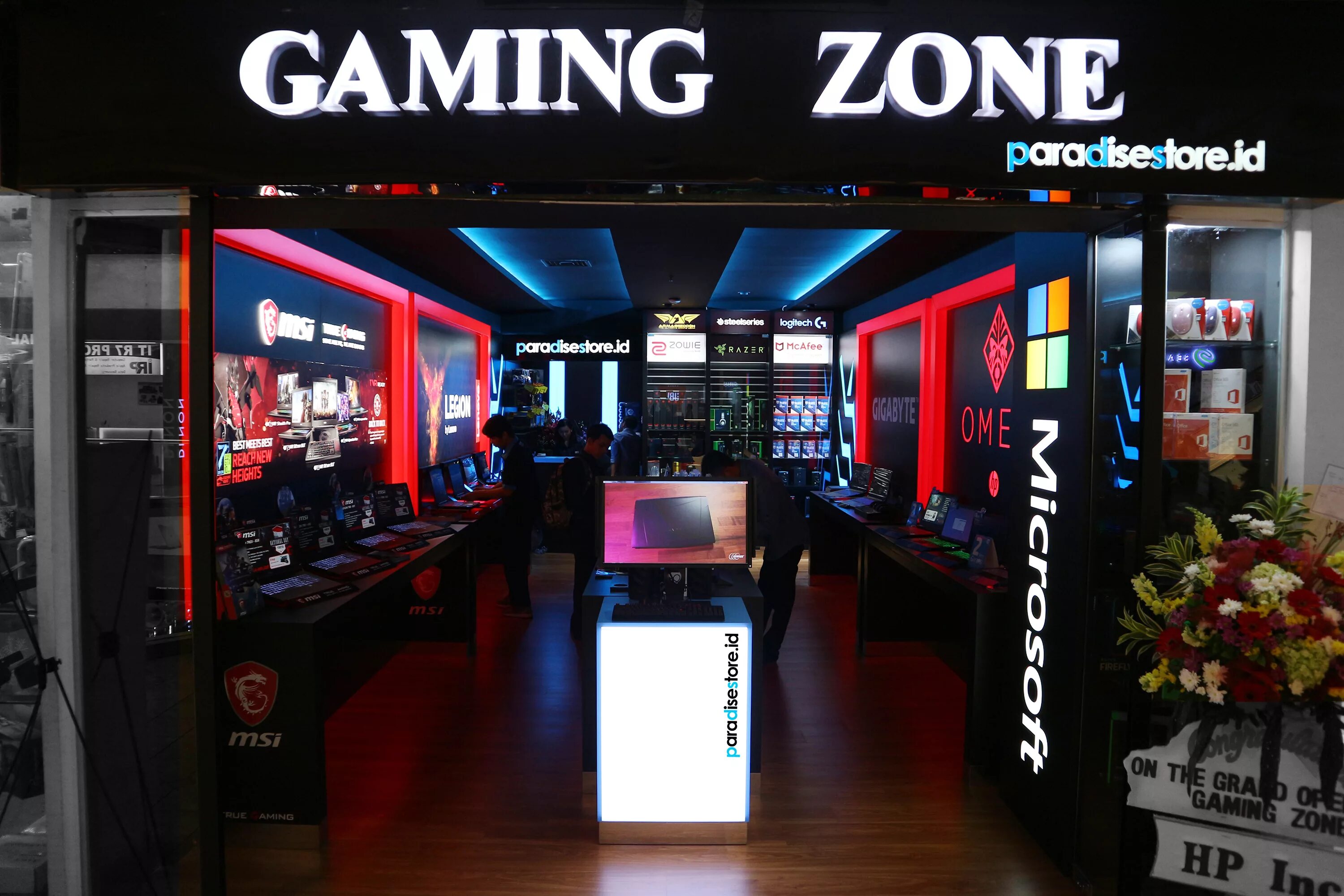 Game on gaming store. GAMEZONE игры. GAMEZONE надпись. GAMEZONE магазин. Gaming Zone.