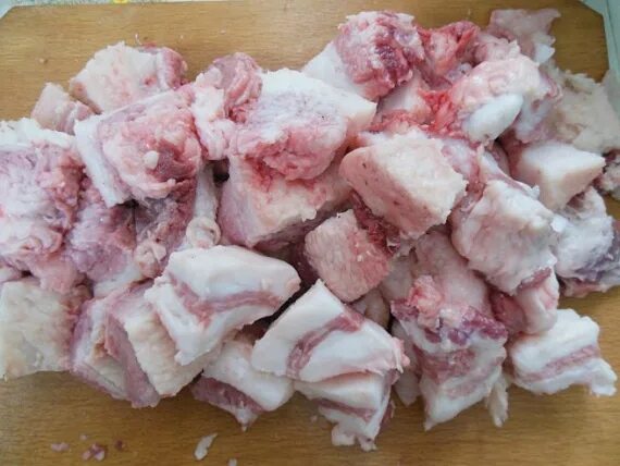 Шкварка ньюс. Свиные шкварки. Шкварки от сала. Шкварки из мяса. Фото шкварки свиные.