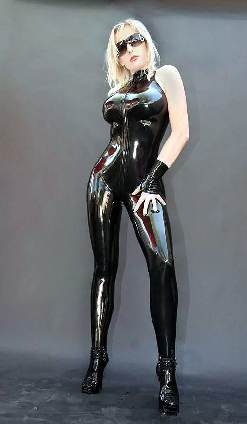 Как получить латекс. Gummi латех. натали берн латексе. эльвира хасс latex. боди из латекса.