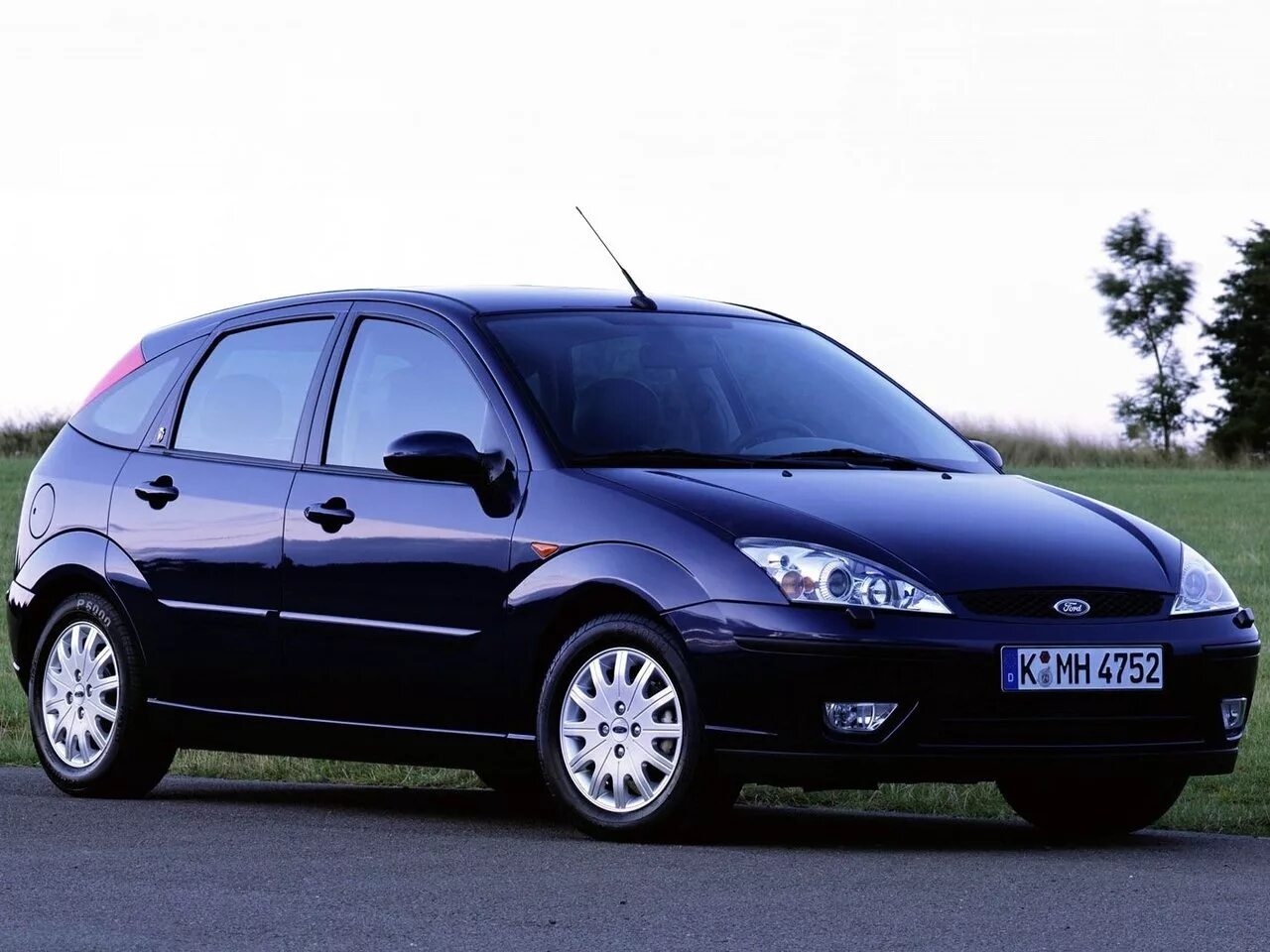 Форд фокус 1 сборки. Ford Focus 1 хэтчбек. Ford Focus 2001 хэтчбек. Ford Focus 2005 хэтчбек. Форд фокус 1 Рестайлинг хэтчбек 2005.