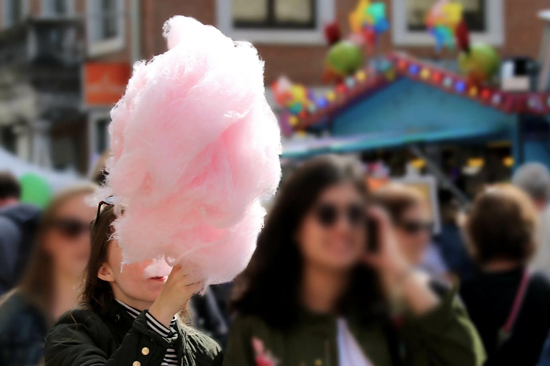 You ever eat candy floss. Сахарная вата. Сладкая вата цветная. Разноцветная сладкая вата. Сладкая вата на детский праздник.