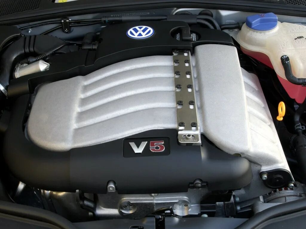 Б 5 х 2. Volkswagen Passat b5 мотор. Пассат б5 v6. Двигатель VW Passat b5. Фольксваген б5 v6.
