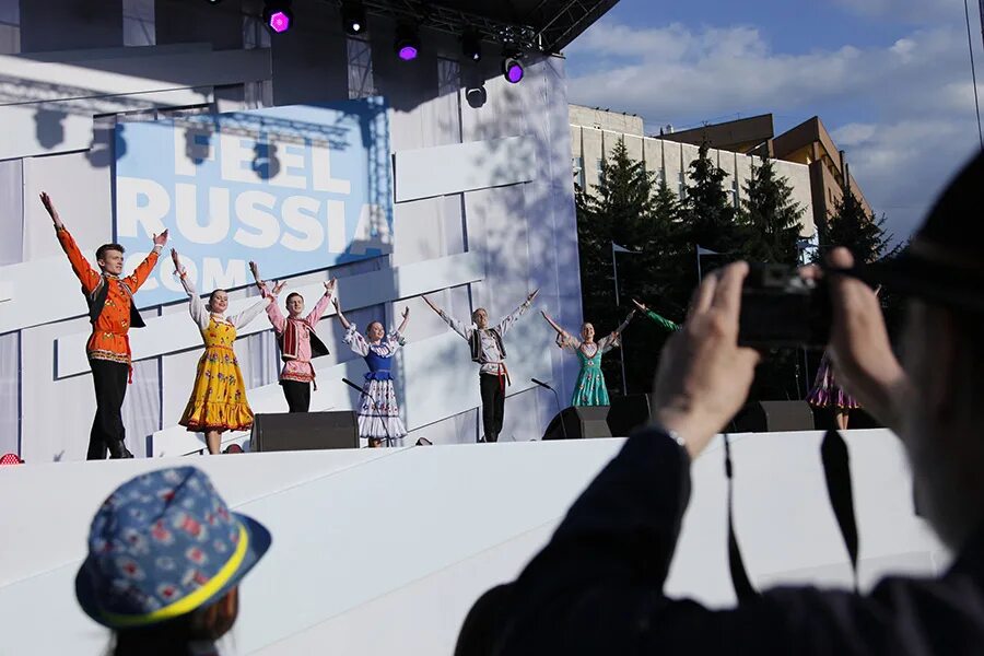 Feel festival. Вечеринка feel it. Симфорок. Муз фестиваль казахстан. Муз фестиваль казахстан.