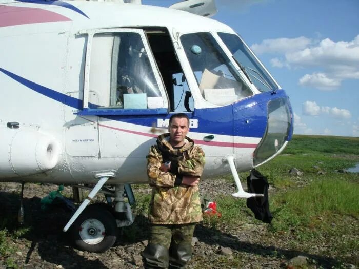 Тюменьавиатранс вертолет. Экипаж вертолета ми-8. Пилот ми 8 буденновск алексей. Вакансии пилота ми 8. Бортиеханик у вертолета ми-8.