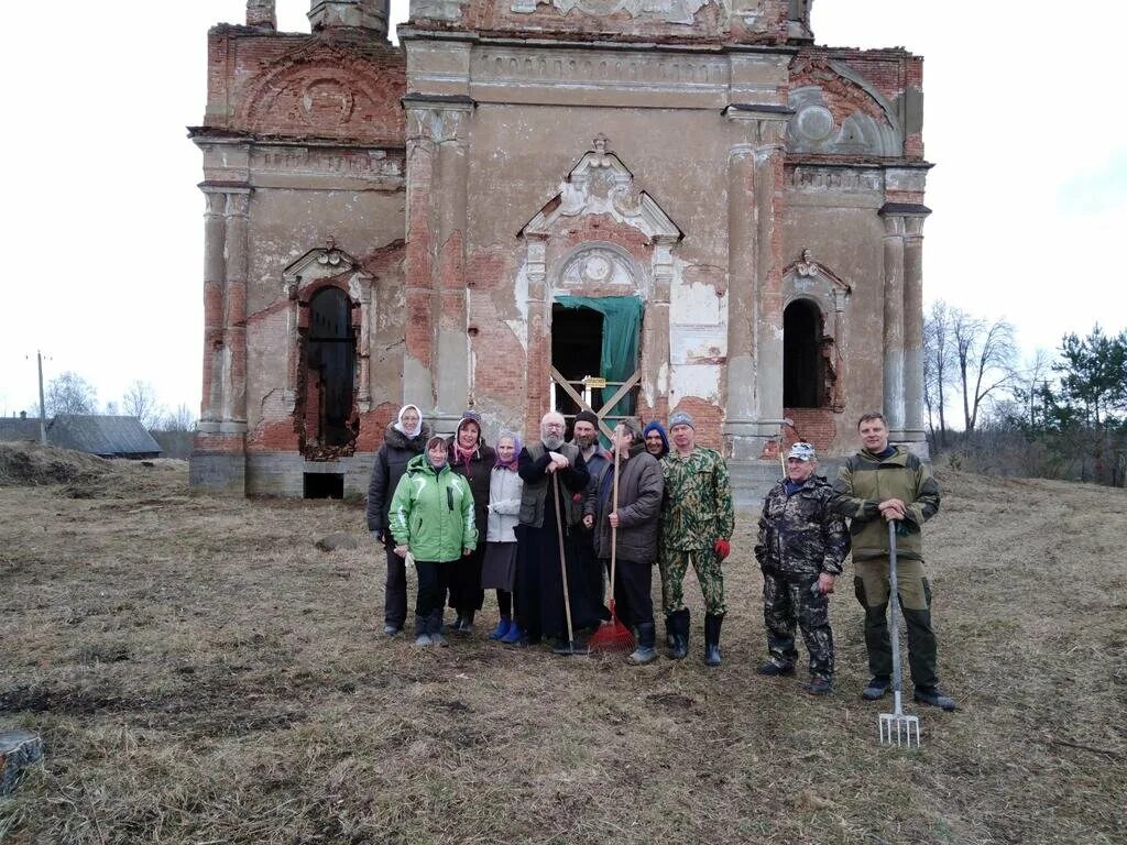 Колчановская святыня. Разрушенная Церковь в Колчаново. Село Колчаново. Деревня Колчаново Волховский район.