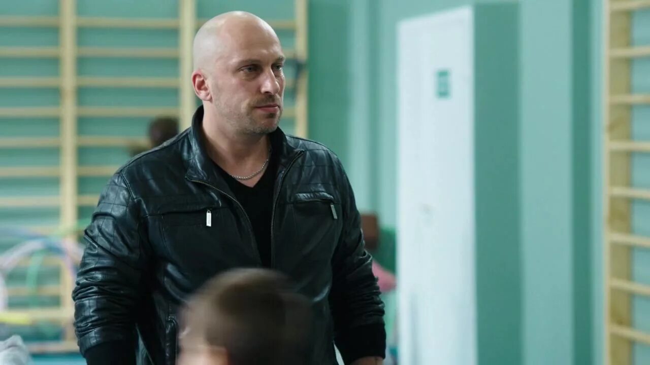Физрук после 11 класса. Физрук. физрук идрис.
