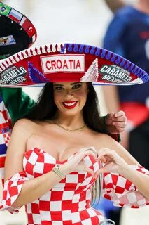 Ivana Knoll’s Sexy Boobs at FIFA World Cup in Doha. 