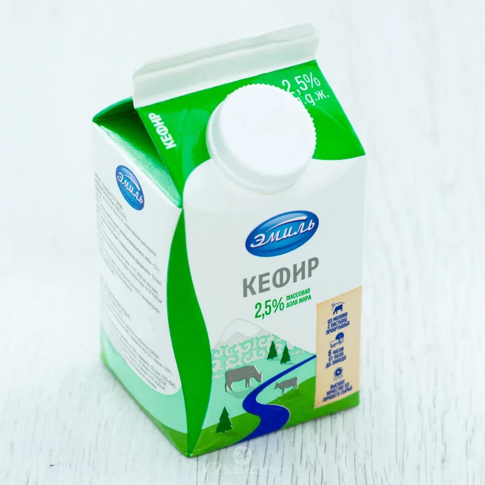 Кефирный продукт kefir 2,5. Кефир 0.5 л