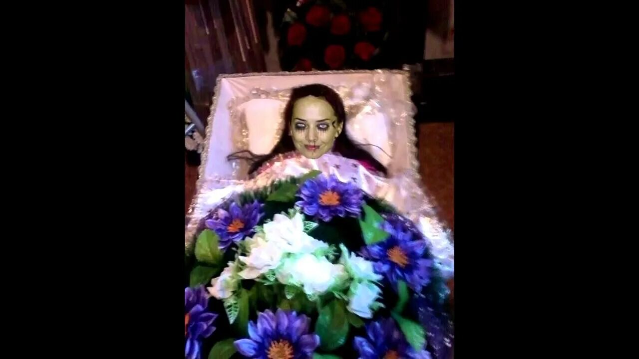 Похороны Жанны Фриске в гробу. Похороны певицы Жанны Фриске.