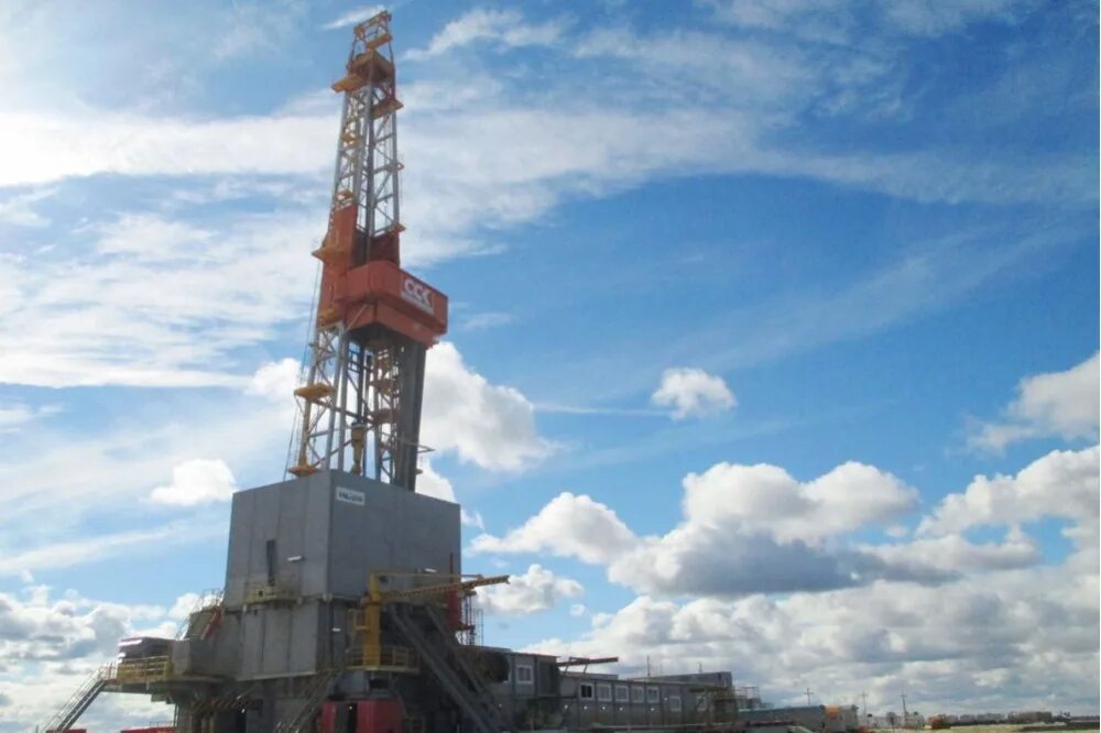 Скг бурение. Бурового подрядчика. Буровая вышка арктика игс. Буровые установки эриэлл. Мобильная буровая zj40.