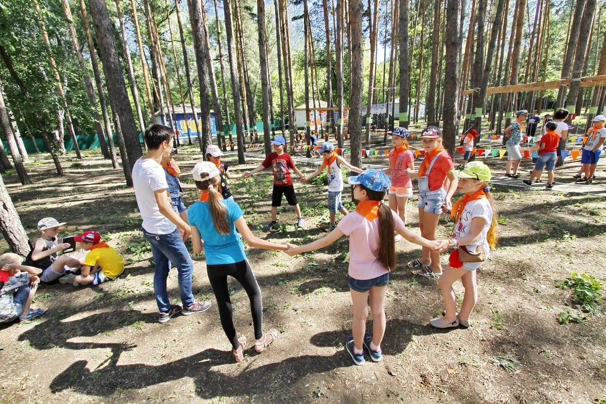 Детский лагерь. Детский туристический лагерь. Детский туризм летний лагерь. Лагерь Россия.