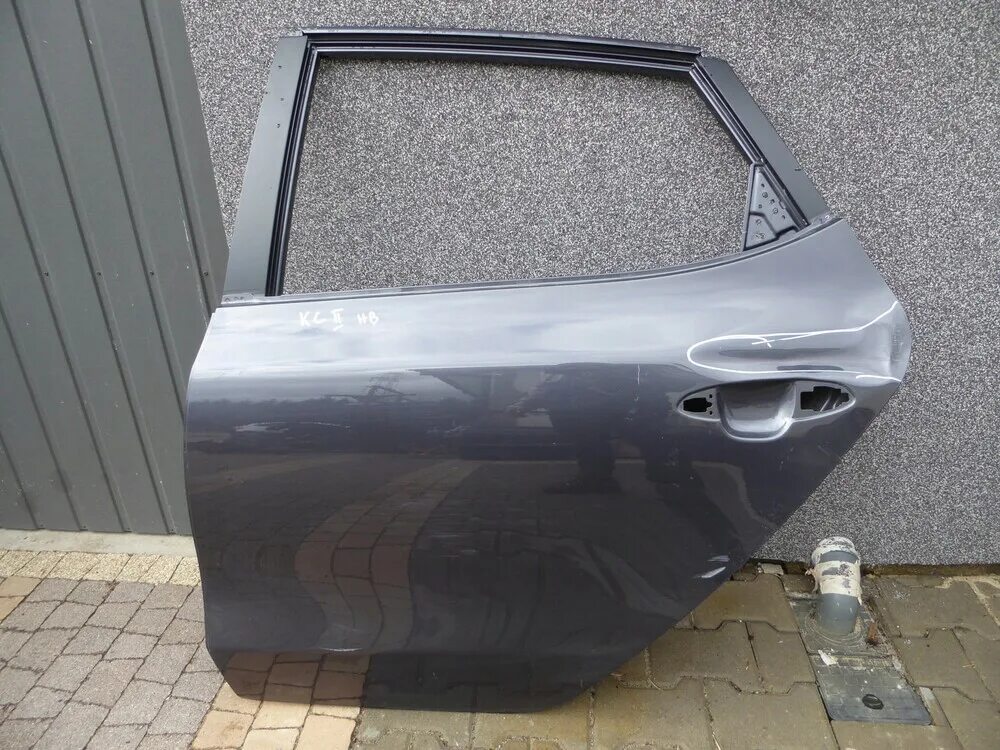 Jbl kia sportage 4 дверь. Дверь передняя rh cerato 13- jh03-k3-052r. Задняя левая дверь киа рио. Задняя левая дверь на хендай туксон. Vag 6ru833055d дверь задняя левая.