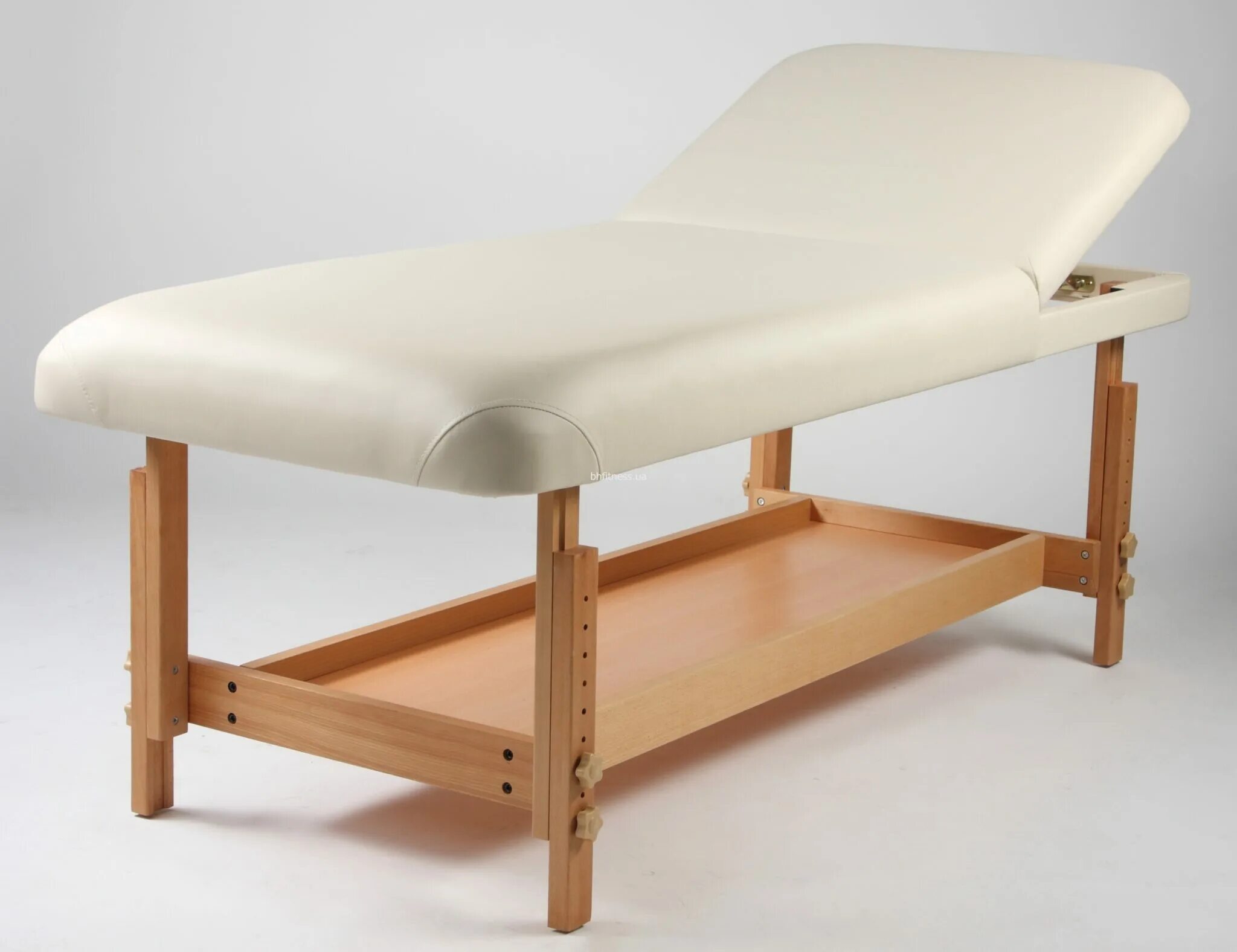 Массажный стол размеры. Массажный стол ASF Spa Comfort. Кушетка массажная деревянная. Деревянная кушетка для массажа. Массажный стол деревянный.