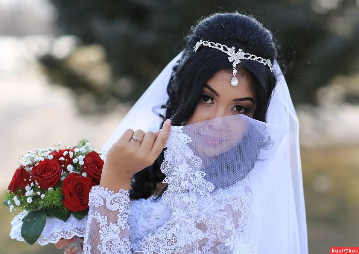 паризода либослари. узбечки невесты. келин либоси фата. Miss kamila келин либослари. келин куëв.