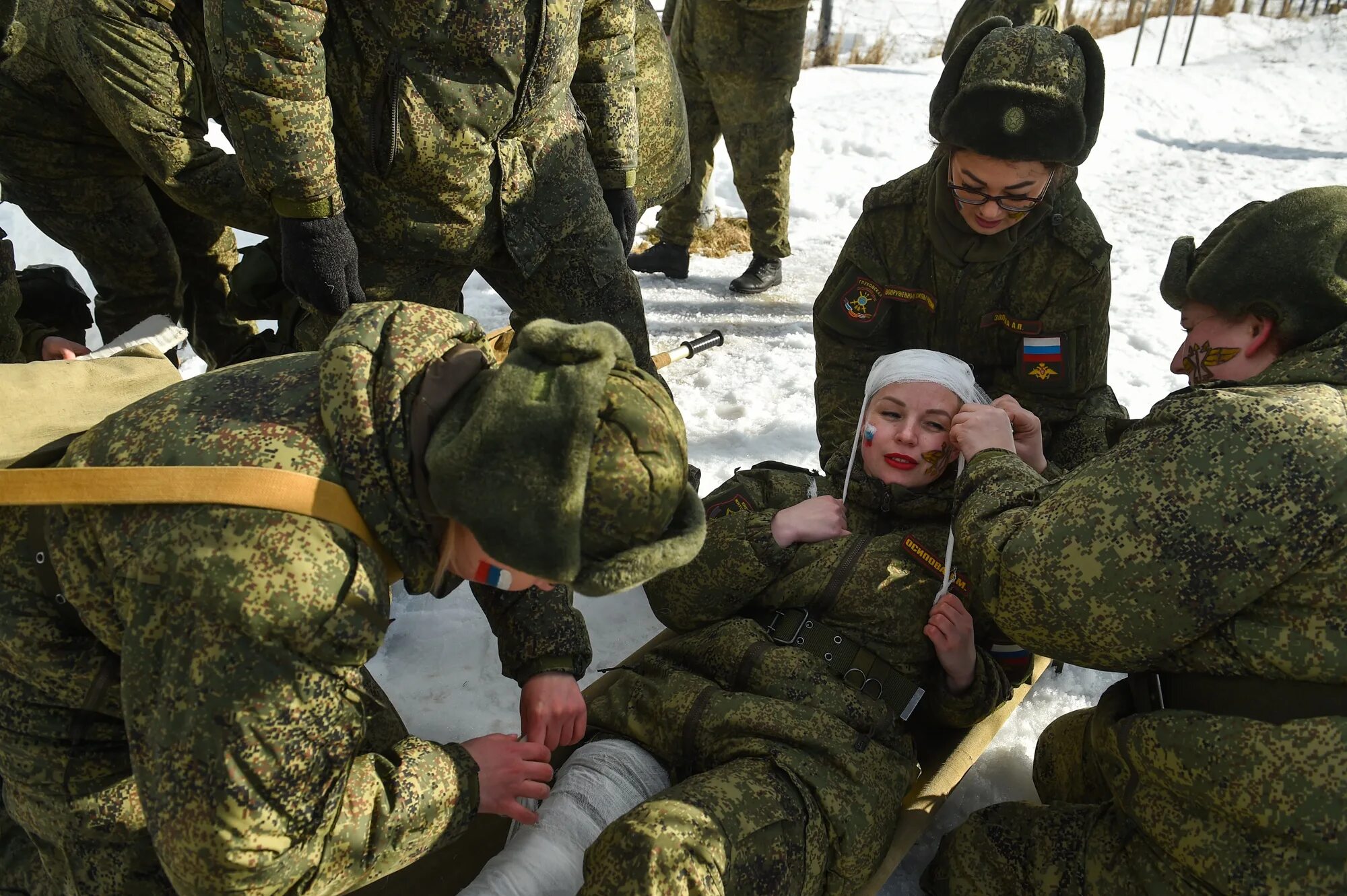 Помочь военной операции. Стратегический спецназ. Макияж под камуфляж.