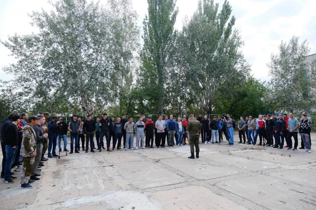 Прийти в военкомат добровольцем. Мобилизация 2025. мобилизация в астрахани. мобилизация в астрахани 2025. военкомат астрахань.
