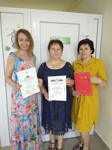 Детская клиническая больница смоленск. Толмачева 5 смоленск. Поликлиника толмачева 5. Смоленск ленинградская 22 аренда помещений. Поликлиника толмачева 5.