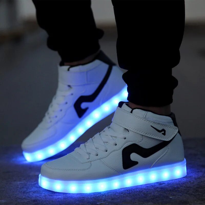 ботинки с подсветкой. I lightly. обложки the pretty reckless - 2010 - light me up. I light up. кокорин nike air mag.