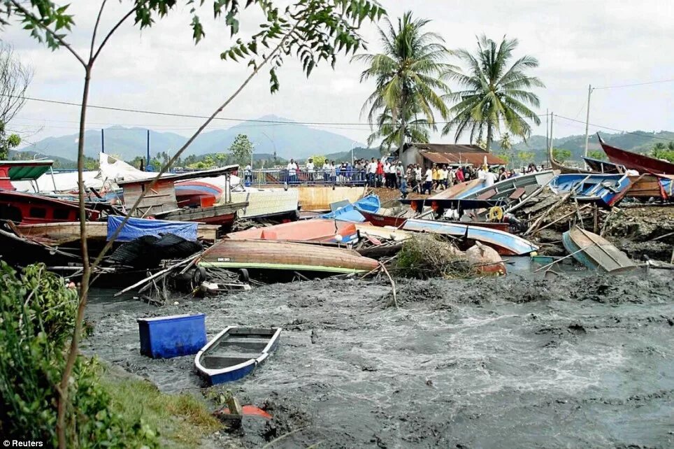 Остров Суматра ЦУНАМИ 2004. ЦУНАМИ 2004 года в индийском океане. Землетрясение в Индонезии 2004. 4 декабря 2004
