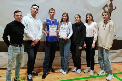 На олимпиаде в вузе участников 120 250