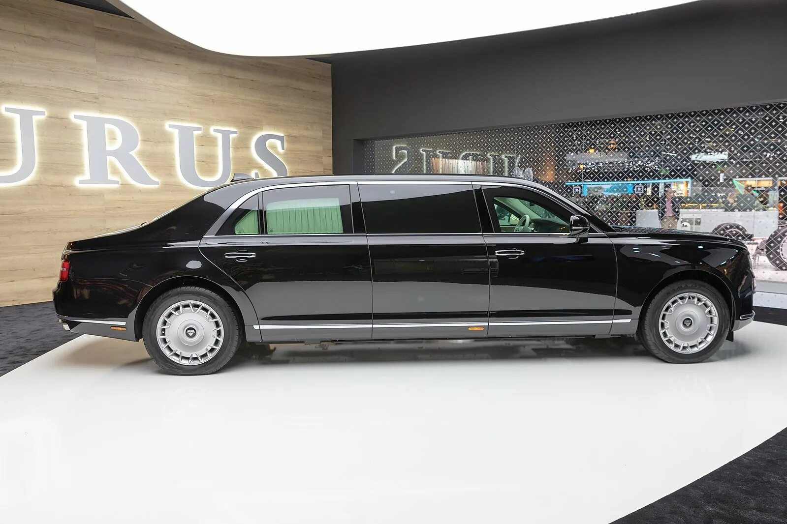 Аурус автомобиль фото производитель. Катафалк аурус лафет. лимузин aurus senat limousine l700 салон. aurus senat limousine l700 путина. aurus senat limousine l700 салон.