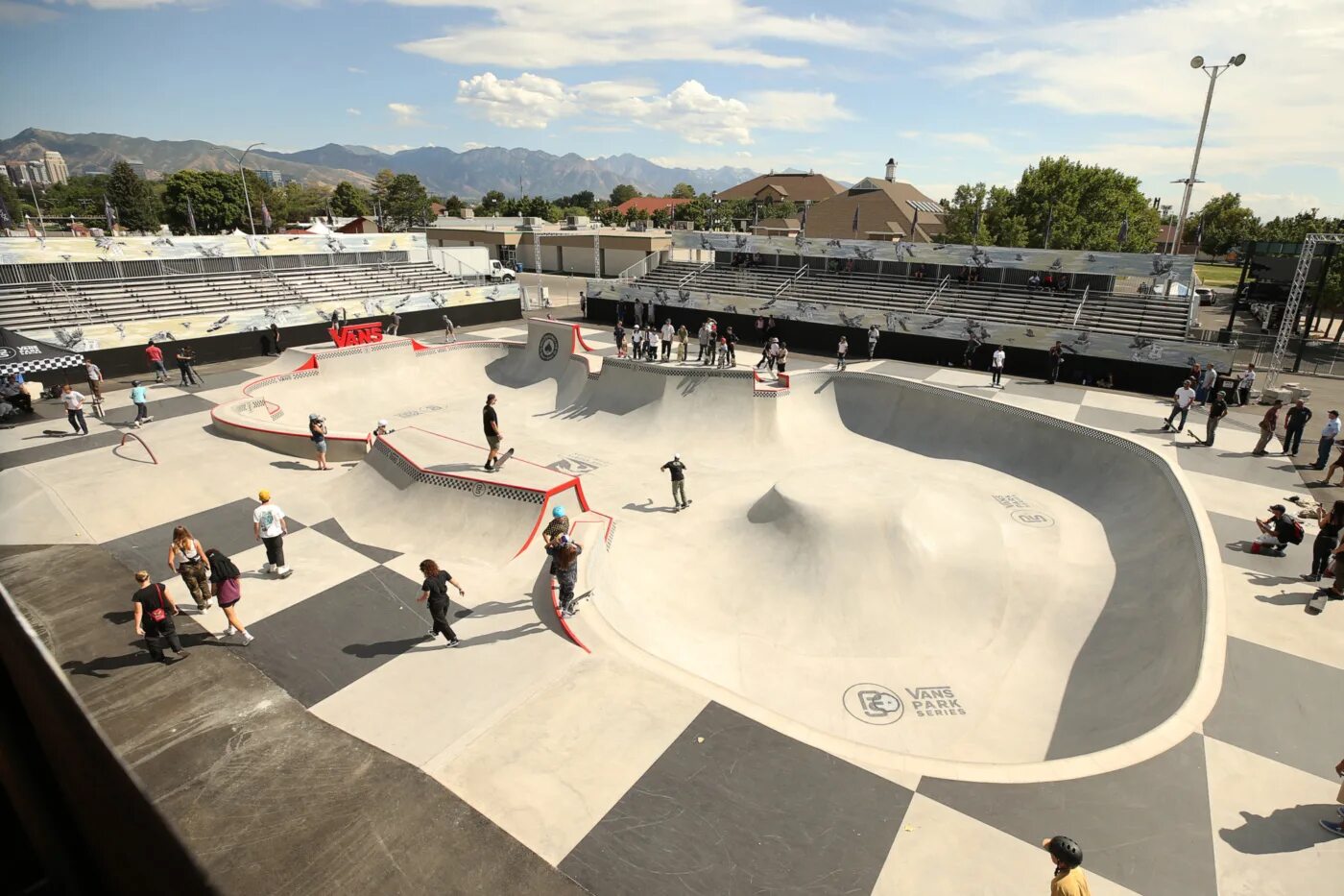 Большие скейт парки. Шанхай smp Skatepark. Скейт-парк XSA Ramps. Скейт парк в Краснодаре XSA. Smp Skatepark скейт парк.