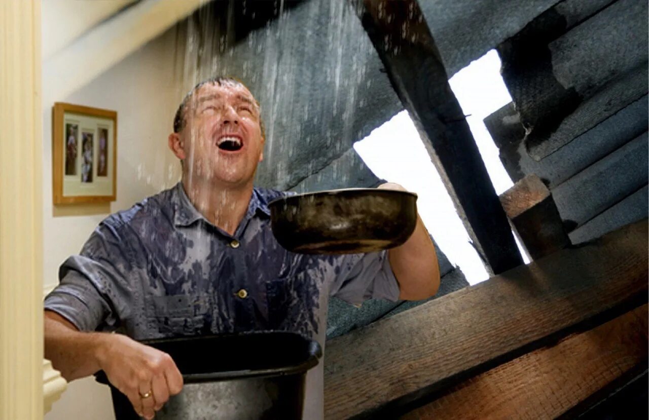 Протекает крыша. Течет крыша карикатура. Протекает крыша. Течет крыша управляющая. Течет крыша управляющая.