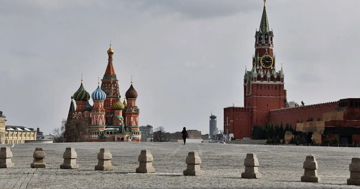 Звон кремля. Звон Кремля Московского. Москва Спасская башня колокола. Колокольный красный Кремль. Кремль работает.