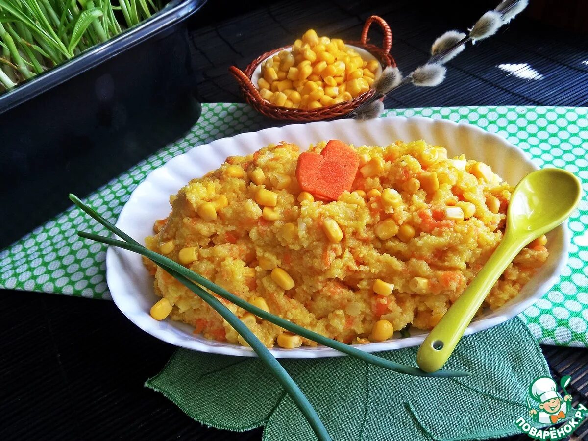 Кукурузная крупа гарнир. Кукурузная каша с мясом. Кукурузная крупа полента. Гарнир к кукурузной каше. Кукурузная крупа на гарнир.