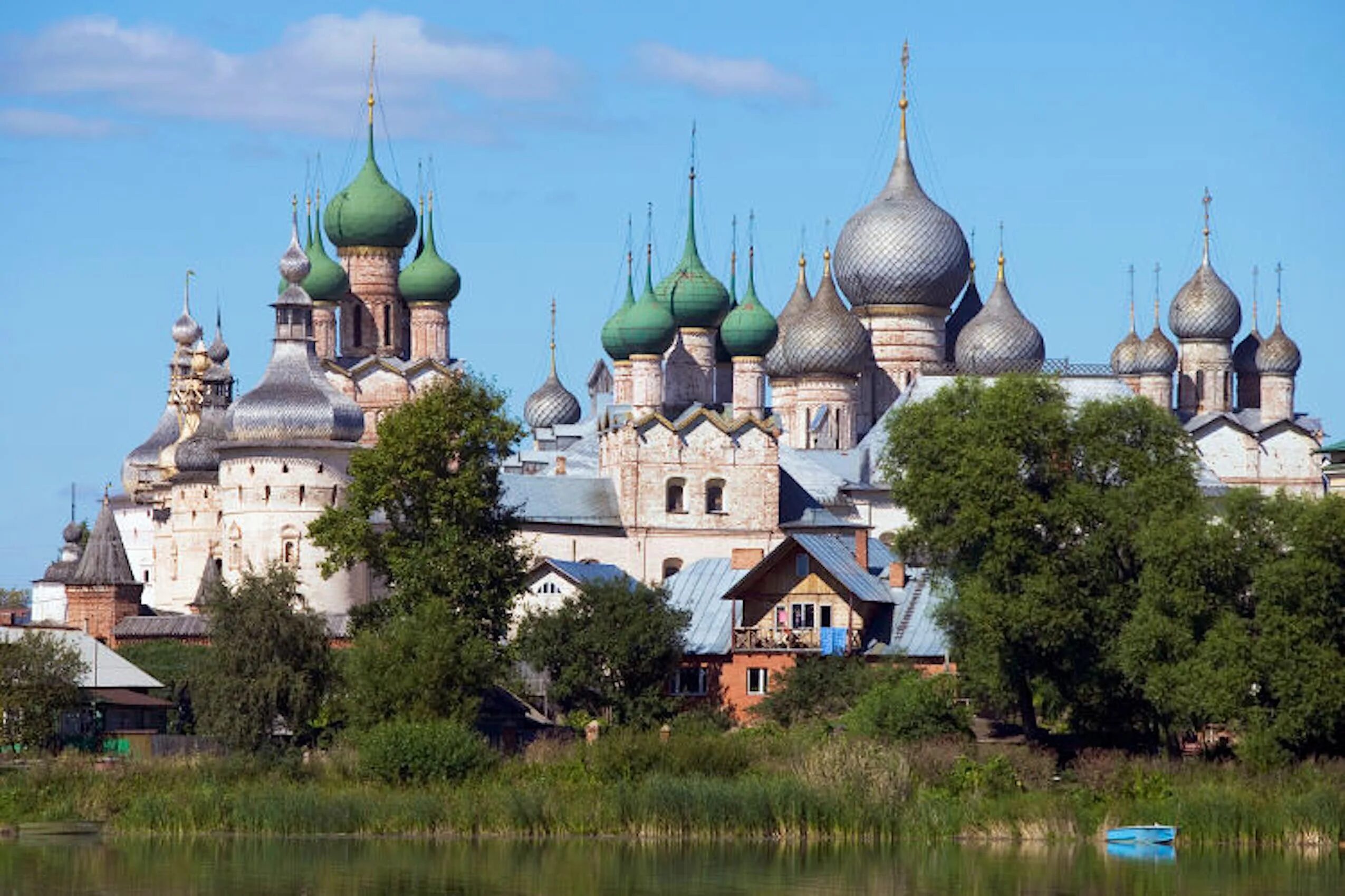 Фотографии золотого кольца россии. Ростов Великий Кремль на озере Неро. Золотое кольцо Ростов Великий озеро Неро. Ростов достопримечательности озеро Неро золотого кольца России. Ростов золотое кольцо.