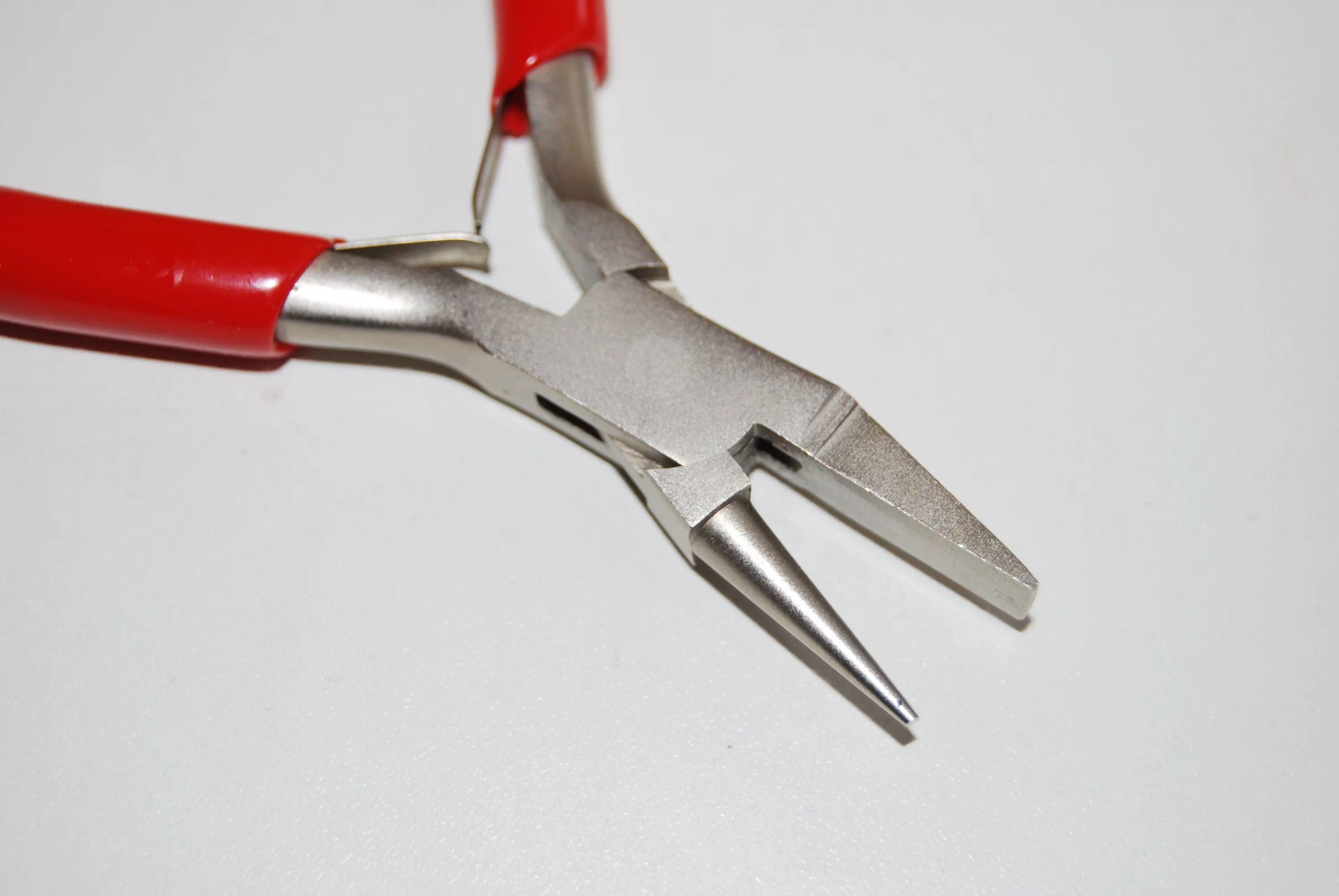 Круглогубцы вогнутые. Щипцы круглогубцы. Круглозубцы 12 см. Плоскогубцы прямой инструмент. Круглозубцы.