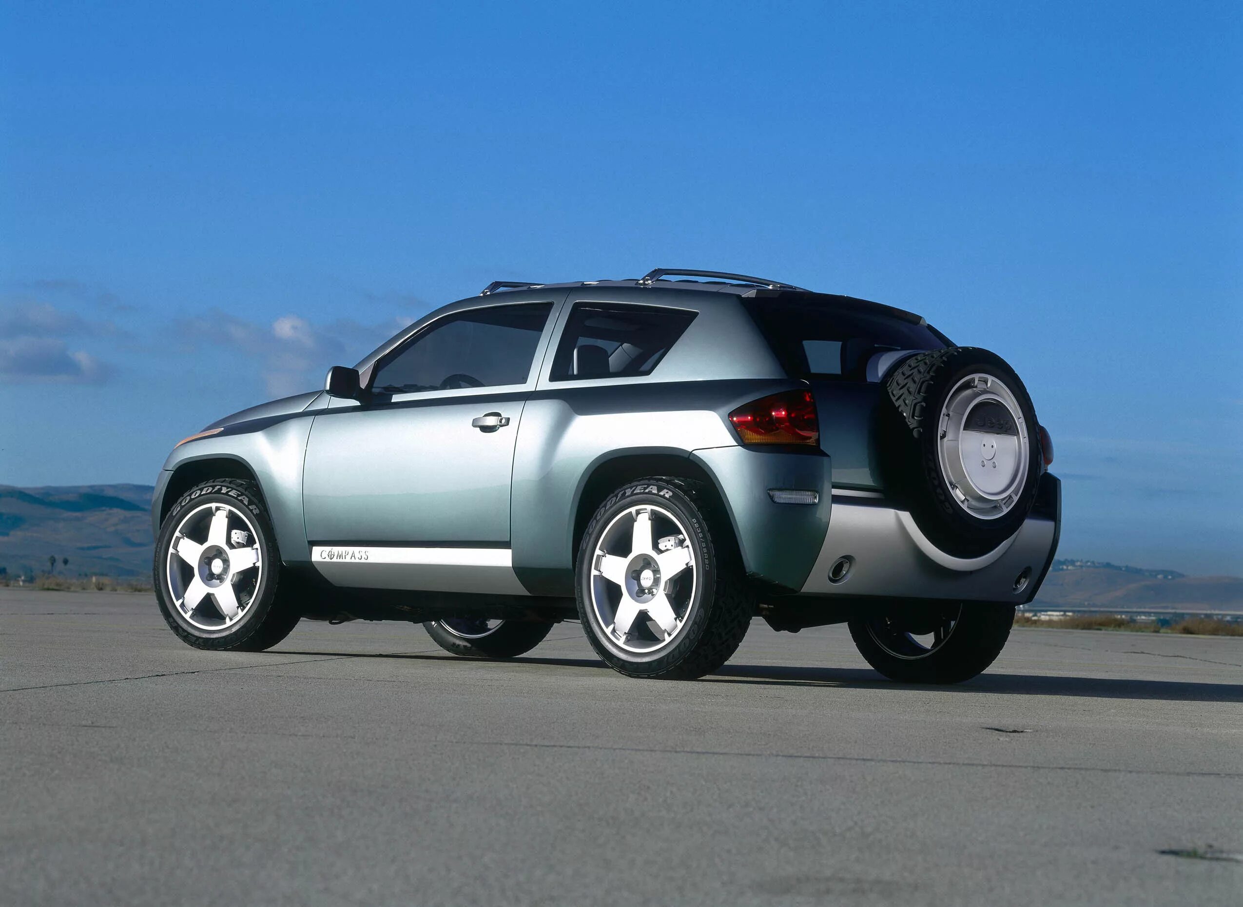 Jeep Compass Concept 2002. Jeep Compass mk49. Джип компас 2022. Китайский джип 3 двери.