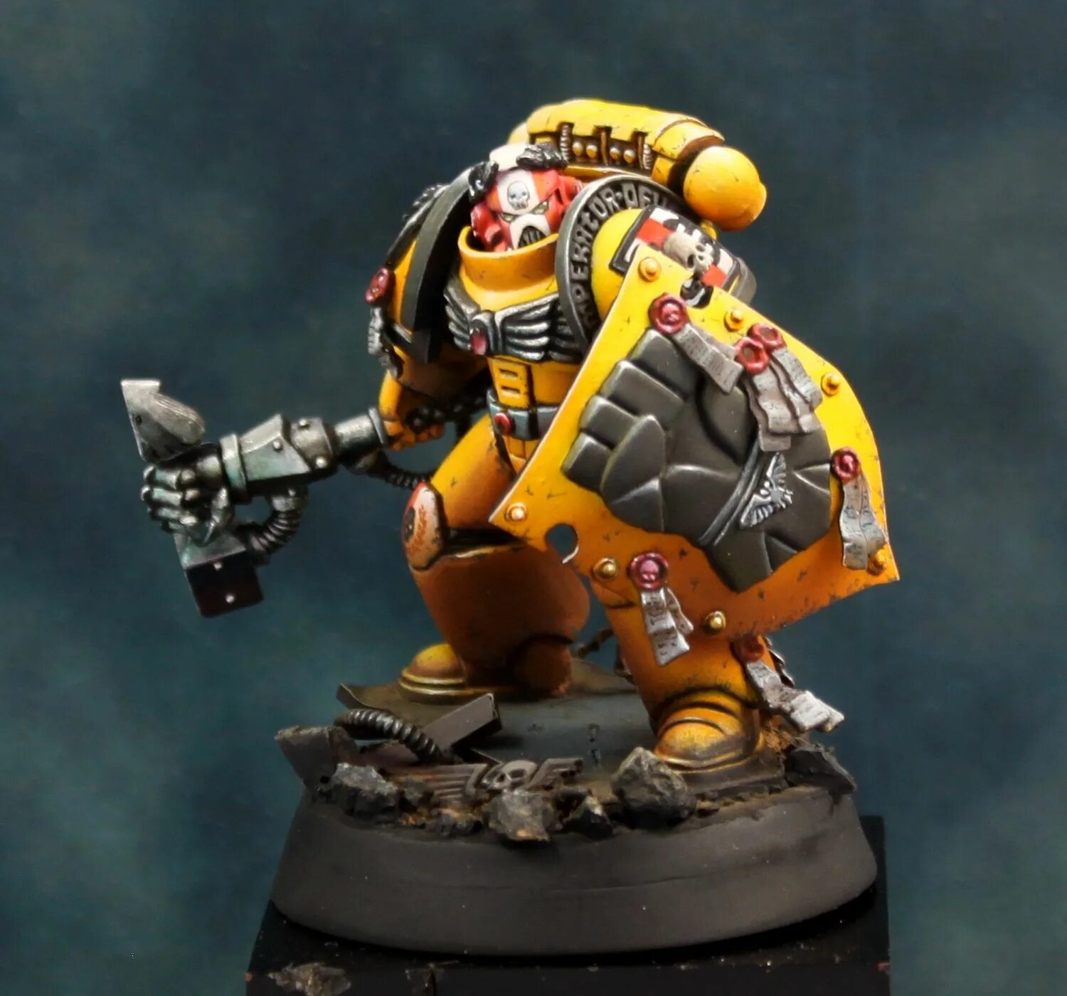 Вархаммер 40000 имперские кулаки миниатюры. Warhammer 40000 имперские кулаки примарис. Вархаммер 40000 имперские кулаки. Имперские кулаки миниатюры. Имперские кулаки warhammer 40000.