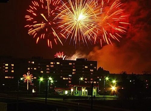 Кингисепп день города. Салют день победы 2023. Салют в кингисеппе сегодня. Кингисепп день города. Салют в ленинграде.