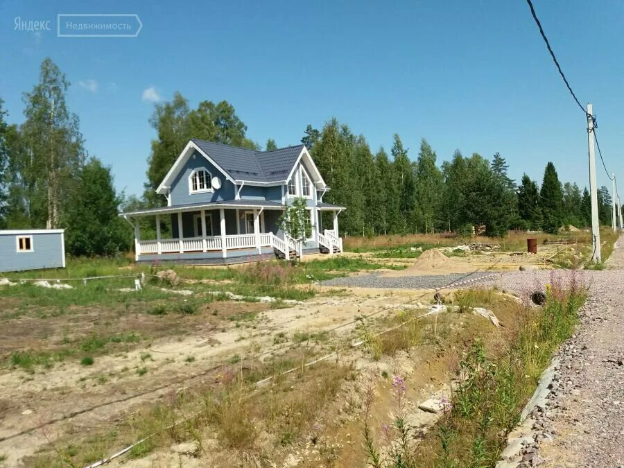 Лесное куйвозовское поселение. Керро ленинградская область. Асфальтная дорога в деревне. Лесное куйвозовское поселение. Крепость лемболово.