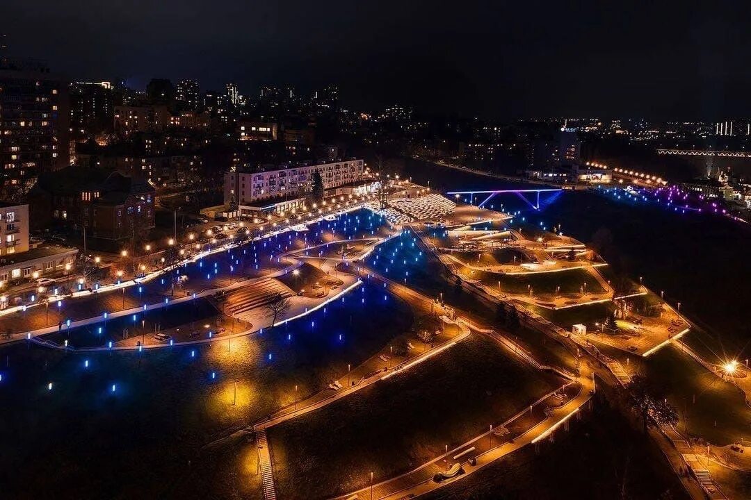 Прогноз городе нижний новгород. Набережная Федоровского Нижний Новгород. Парк 800 летия Нижнего Новгорода ночью. Набережная Федоровского Нижний Новгород 2022. Набережная Федоровского Нижний Новгород ночью.