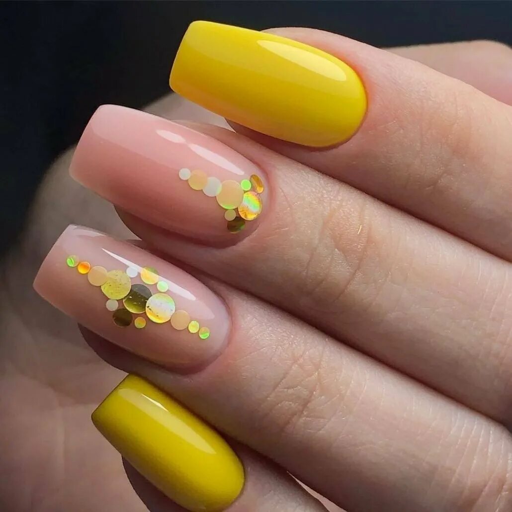Желтые ногти. Красивые желтые ногти. Весенний маникюр желтый. Яркие желтые ногти.