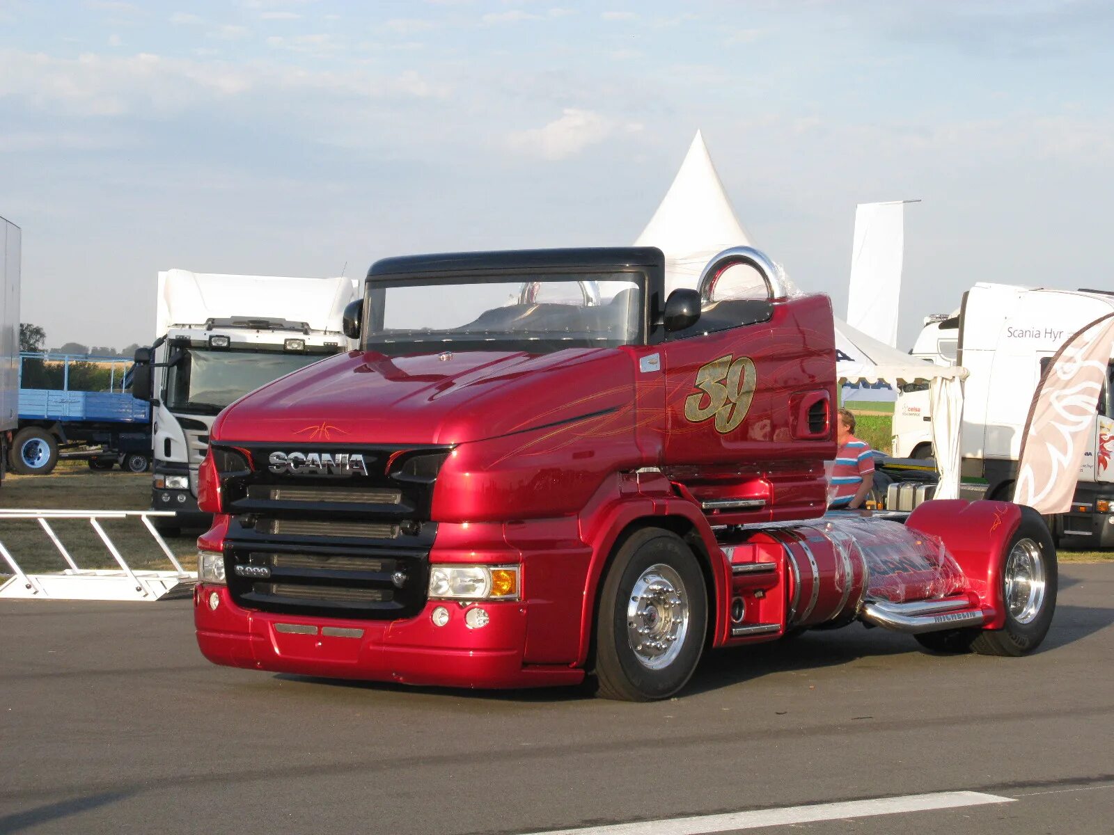 Легковушка скания. Scania r999 Red Pearl. Scania r999 Red Pearl заряженный грузовик-кабриолет. Скания r999. Scania Roadster.